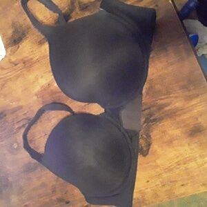 Like New Victoria's Secret Black Gorgeous 38D Stunning Padded underwire Push Up